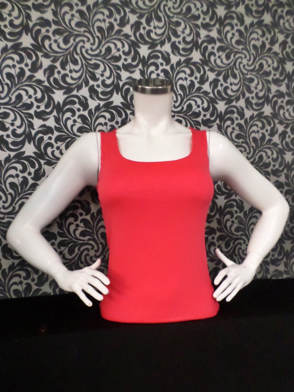 AÇIK KARE YAKA ATLET