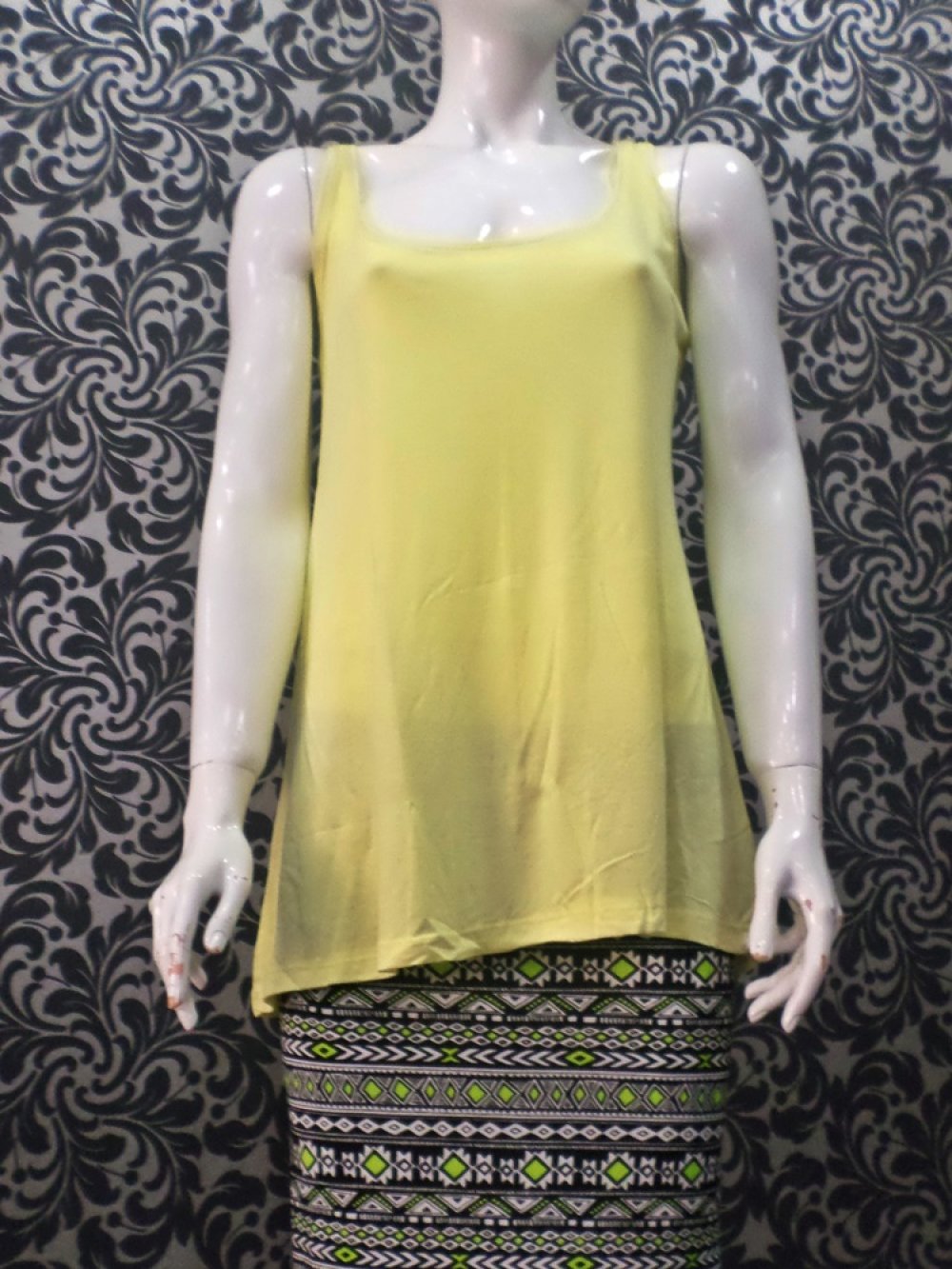 ARKASI DİKİŞLİ SALAŞ ATLET