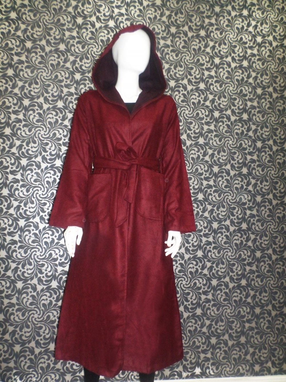 KAPŞONLU KUŞAKLI UZUN KABAN