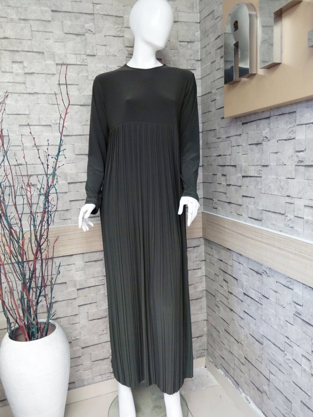 ÖNÜ ROBALI PİLİSELİ ELBİSE