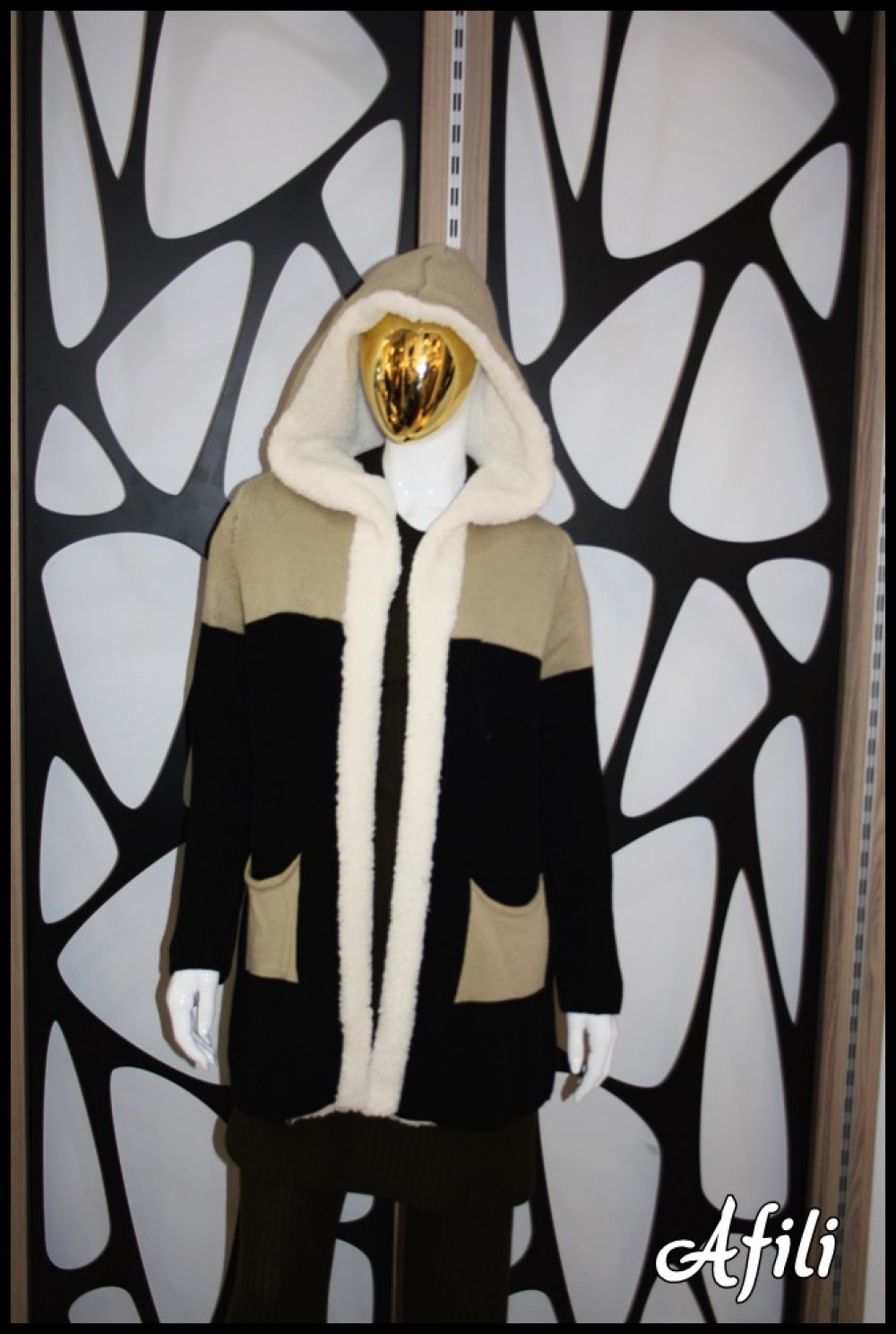 ÇİFT RENK CEPLİ KAPŞONLU KÜRKLÜ HIRKA