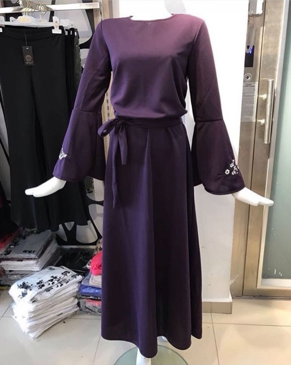 NAKIŞLI İSPANYOL KOL ELBİSE