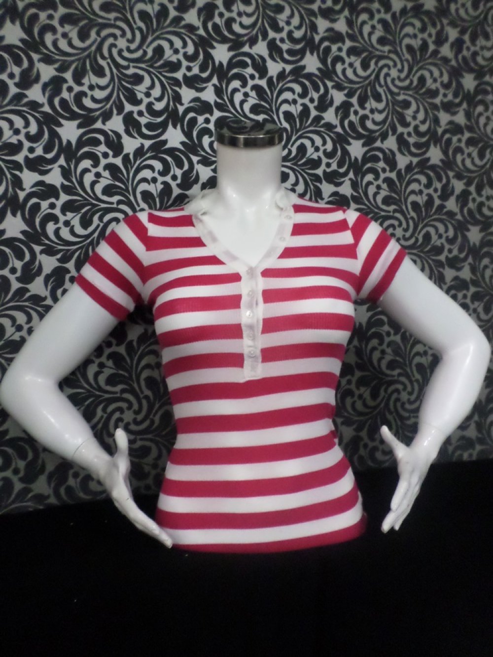 ÖNÜ DÜĞMELİ ÇİZGİLİ HAKİM YAKA 