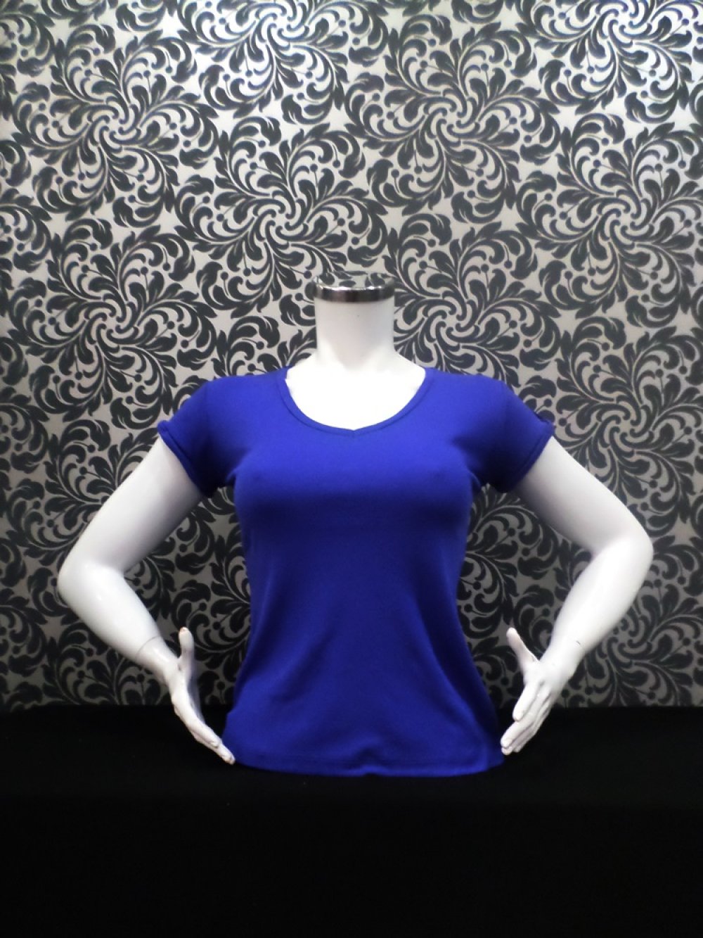 YAKASI KESİK BİYELİ KOLLARI APOLETLİ BODY